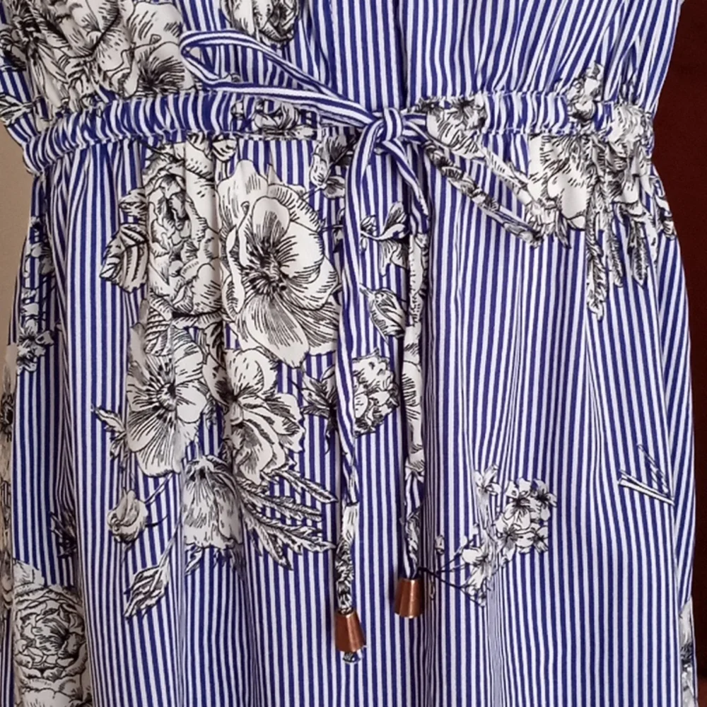 A Hint of Blush Blue White Floral Stripe Mini Dress Size M - Picture 9 of 14